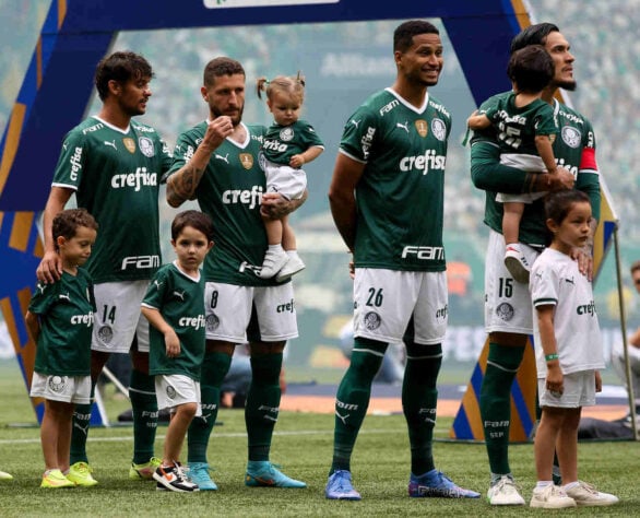 Jogadores do Palmeiras perfilado antes do jogo.