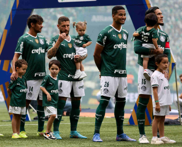 Jogadores do Palmeiras perfilado antes do jogo.