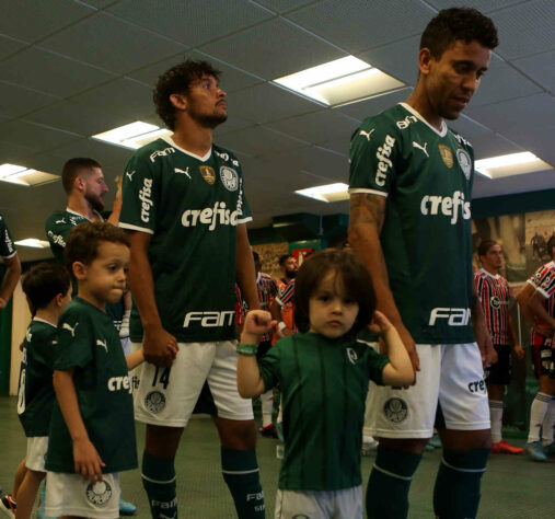 Jogadores do Palmeiras perfilado antes do jogo.