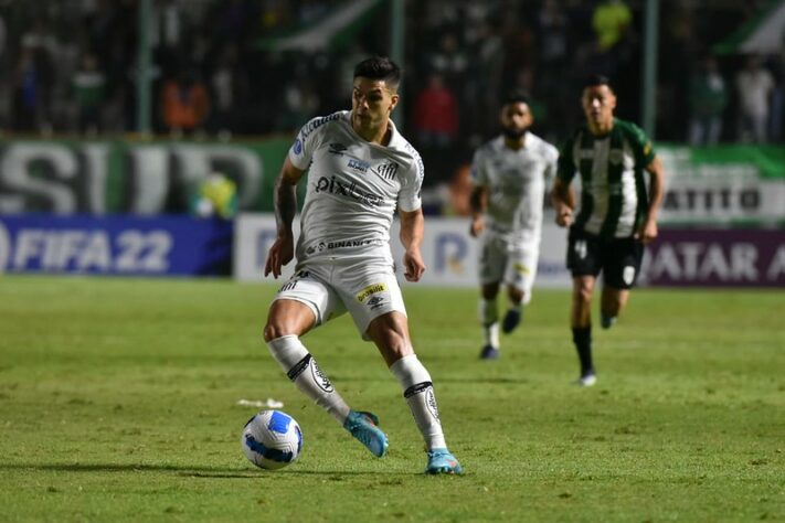 O Santos teve uma atuação ruim e perdeu por 1 a 0 para o Banfield nesta terça-feira, na estreia na Copa Sul-Americana. Entre os estreantes, Rodrigo Fernández (foto) foi o destaque enquanto Maicon e William Maranhão tiveram atuações ruins. Confira as notas do LANCE!. (por Diário do Peixe)