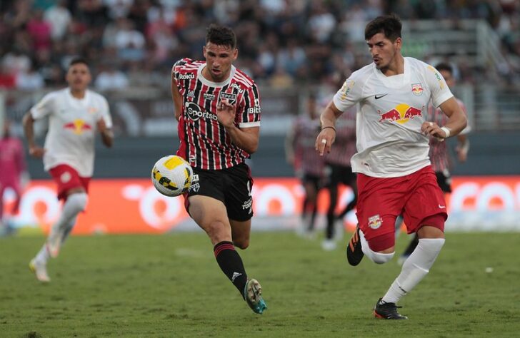 Red Bull Bragantino - Sobe - Destaque para Alerrandro, que foi eficiente ao balançar a rede com um minuto de jogo e, também, ao goleiro Cleiton, que impediu que o time sofresse mais gols em casa. Desce - Deixou o São Paulo crescer e finalizar mais vezes, mesmo quando ainda tinha um time alternativo em campo.