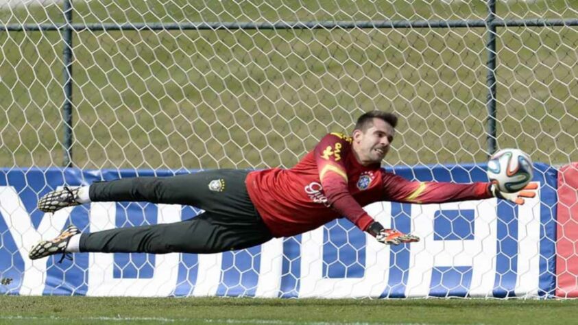 22 - Victor: goleiro - 39 anos - aposentado desde março de 2021