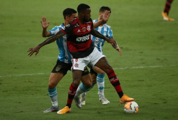 Na sequência, o treinador conquistou mais dois títulos: Supercopa do Brasil e Campeonato Carioca de 2021. No entanto, o desempenho do time, especialmente na parte defensiva, fez com que o trabalho do comandante fosse questionado. As bolas aéreas foram um "calcanhar de Aquiles" no time de Ceni. Além disso, sob seu comando, a equipe carioca foi eliminada da Copa Libertadores para o Racing, nos pênaltis, em pleno Maracanã. 