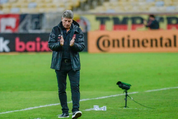 Na chegada de Renato Portaluppi, o Flamengo tinha três competições no horizonte: Copa do Brasil, Brasileirão e Libertadores. As campanhas nos torneios nacionais foram longe do ideal. Na decisão contra o Palmeiras, na Libertadores, o deslize de Andreas Pereira acabou com o sonho do tri e aproximou ainda mais a possível demissão do treinador - a pressão tornou-se insustentável diante de três fracassos seguidos. 