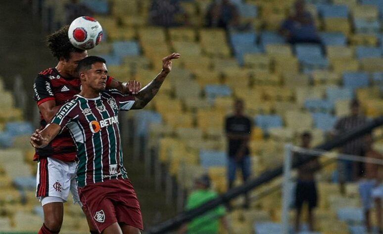 Leonardo Martins: "O Palmeiras tem uma vantagem confortável, mas tudo pode mudar caso o Fluminense vença o duelo de sábado. A diferença entre os dois cairia para cinco pontos, o que ainda deixa o Verdão na boa, mas vejo o Tricolor das Laranjeiras incomodando rodada a rodada. O Flamengo corre por fora, mas com a seleção que tem, não pode tirá-lo da disputa."