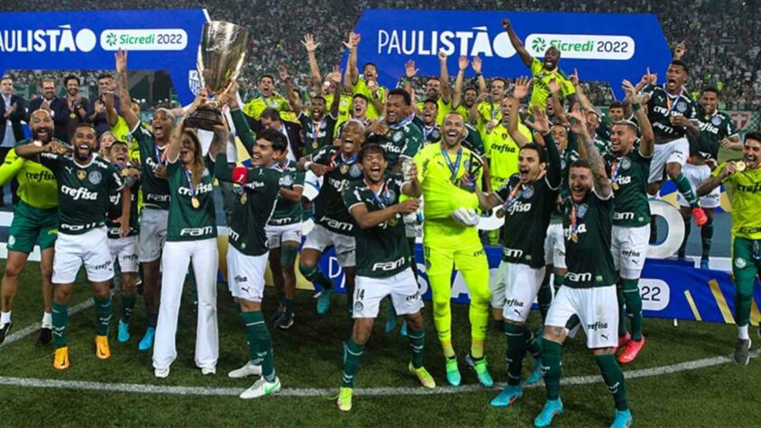 O Palmeiras fez história, neste domingo, no Allianz Parque, e aplicou uma goleada de 4 a 0 sobre o São Paulo, sagrando-se campeão do Paulistão 2022. O Alviverde precisava reverter um placar de 3 a 1 feito pelo Tricolor na última quarta-feira, no Morumbi. Danilo, Zé Rafael e Raphael Veiga, duas vezes, marcaram nesta tarde para a equipe de Abel Ferreira, que segue empilhando títulos. Confira a partida em imagens.