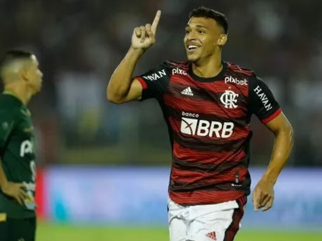 Victor Hugo (atacante - Flamengo - 18 anos): multa de 100 milhões de euros (R$ 529 milhões) para mercado externo / valores para mercado interno não conhecidos publicamente.