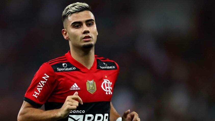 ESQUENTOU - O Manchester United (ING) já traça planos para Andreas Pereira, que está emprestado ao Rubro-Negro até junho. Segundo o portal "TNT Sports", John Murtough, diretor esportivo do clube, ligou para o jogador e comunicou que conta com ele para a próxima temporada.