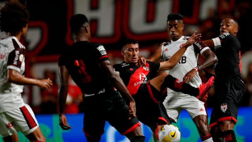 No dia seguinte aos protestos o Flamengo enfrentou o Atlético-GO pela estreia do Brasileirão, em Goiânia. Empate em 1 a 1, com uma boa atuação do Rubro-Negro. O gol foi marcado por Bruno Henrique.