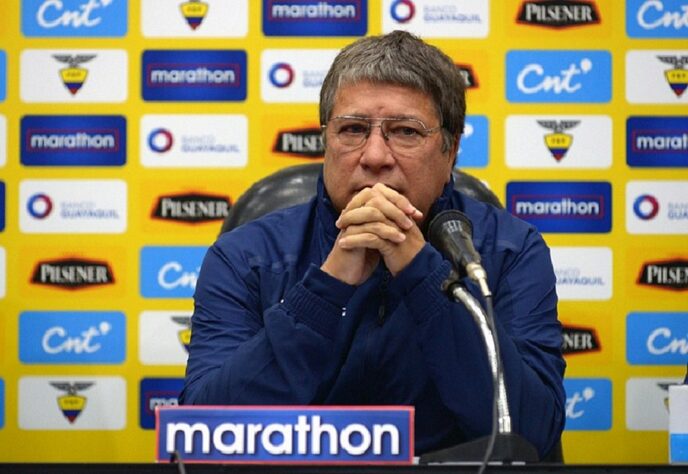 FECHADO - Chegou ao fim a passagem de Bolillo Gómez como técnico da seleção de Honduras. O grande motivo foi a não classificação para o Mundial do Qatar.