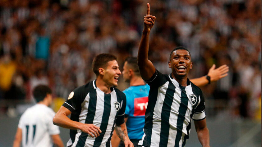 O Botafogo venceu o Ceilândia por 3 a 0 na Copa do Brasil. Em noite de Kanu artilheiro, marcando dois gols, e Victor Sá desequilibrando, o Glorioso não teve dificuldades durante os 90 minutos e construiu uma boa vantagem para o jogo de volta no Nilton Santos. Veja a seguir todas as notas do Glorioso e o sobe/desce do time de Brasília (por Matheus Guimarães).