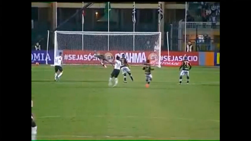 2013: Corinthians 1 x 1 Botafogo (Pacaembu) - Corinthians terminou em 10º