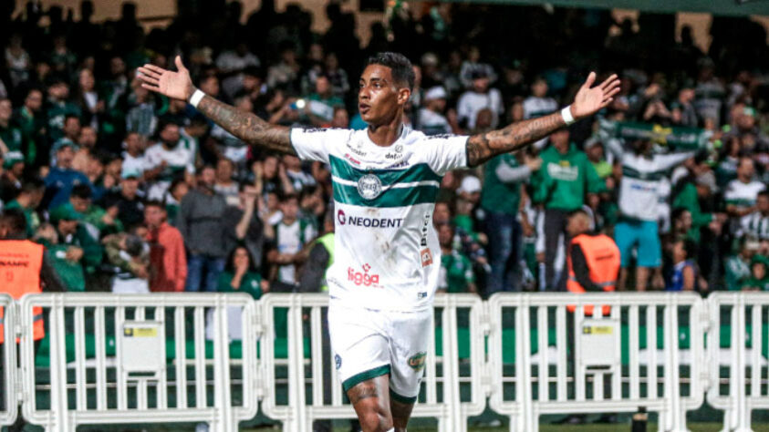 CORITIBA: Sobe – Alef Manga – Após arrancar pela direita, concluiu com categoria por debaixo das pernas de João Paulo para abrir o placar do jogo. Antes, ele já havia criado algumas boas jogadas, dando muito trabalho ao setor defensivo alvinegro. // Desce – Willian Farias – O destaque negativo foi o meio-campista pela falta violenta que fez em Ângelo, lance que rendeu cartão amarelo ao jogador.