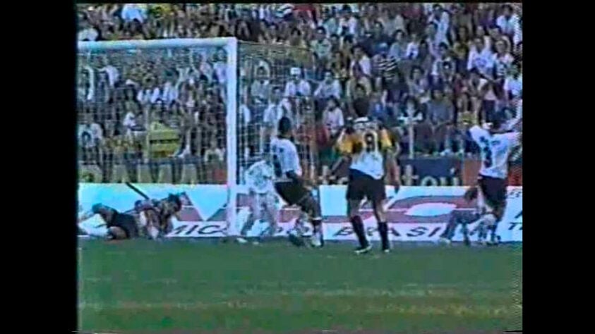 1994: estreia na primeira fase (grupo A) – Criciúma 1 x 1 Corinthians – Majestoso (Corinthians terminou vice-campeão)