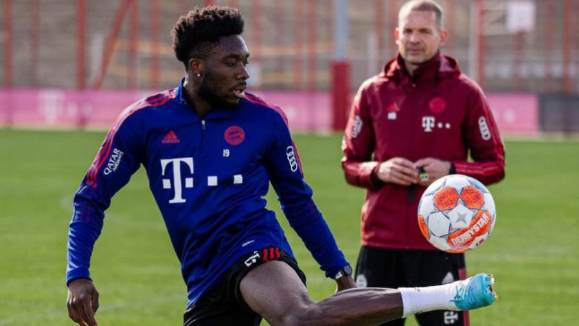 Alphonso Davies (21 anos) - Lateral-esquerdo - Time: Bayern de Munique - Valor de mercado: 70 milhões de euros (R$ 350 milhões).