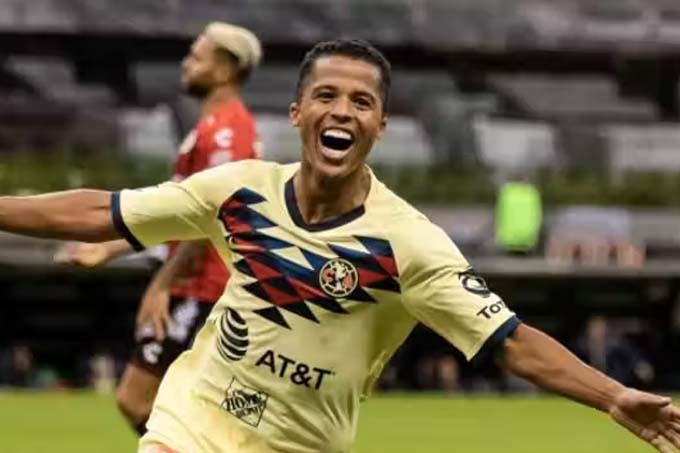 Giovani dos Santos - Atacante mexicano de 32 anos. O último clube do jogador foi o América (MEX). Está sem contrato desde julho de 2021. O atleta já passou por alguns clubes grandes da Europa, ganhou o ouro olímpico em Londres 2012 e é filho do ex-jogador brasileiro Zizinho.