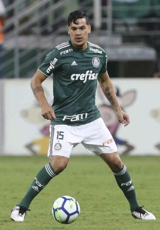 GUSTAVO GÓMEZ - Palmeiras (C$ 15,56) Além de atuar em uma equipe que possui uma defesa sólida, também possui um repertório ofensivo muito grande, tendo sete gols no Brasileirão mesmo sendo zagueiro. Mesmo com seu alto custo, deve ser uma das unanimidades da rodada atuando em casa diante do Goiás!