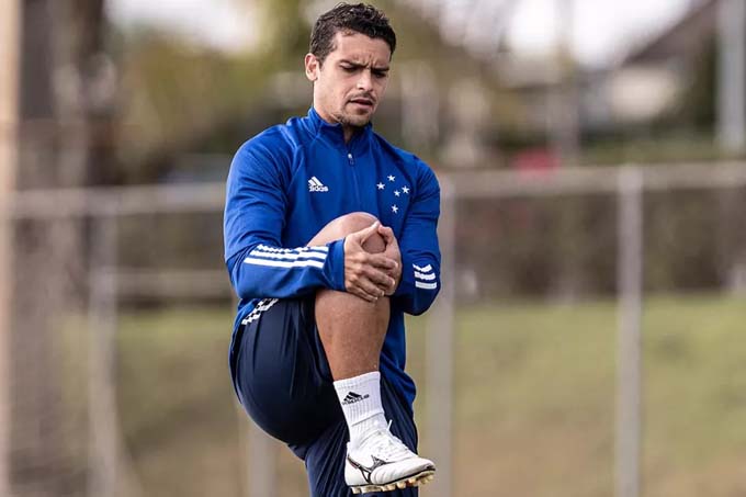 Jean (volante - 35 anos): quatro vezes campeão brasileiro (um pelo São Paulo, um pelo Fluminense e dois pelo Palmeiras), Jean também foi campeão da Copa das Confederações pela Seleção. Ele teve passagem recente pelo Cruzeiro e está sem clube desde julho do ano passado. 