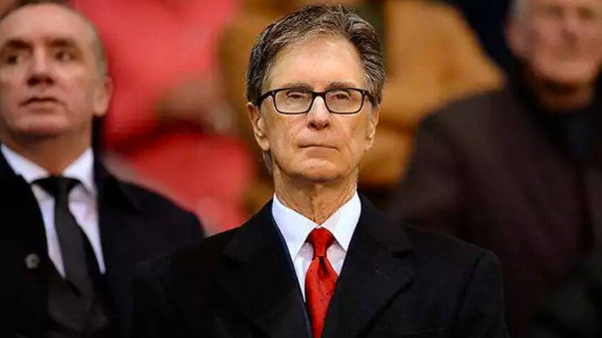 John Henry é empresário estadunidense dono da Fenway Sports, grupo que detém o Liverpool desde 2010. Além disso, ele é proprietário da equipe de beisebol Boston Red Sox