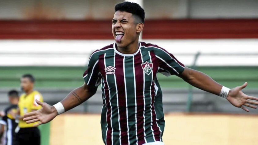 25° - Matheus Martins (18 anos) - Meia - Time: Fluminense - Valor de mercado: 4,5 milhões de euros (R$ 22,5 milhões) - Campeão brasileiro sub-20 em 2020, o jogador faz parte da 'Geração dos Sonhos' do Fluminense e busca afirmação no elenco profissional. Possui sondagens de clubes europeus.