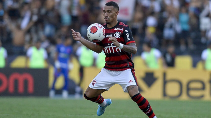 7º - Matheuzinho (22 anos) - posição: lateral - clube: Flamengo - Valor de mercado: 8 milhões de euros (R$ 41,7 milhões)