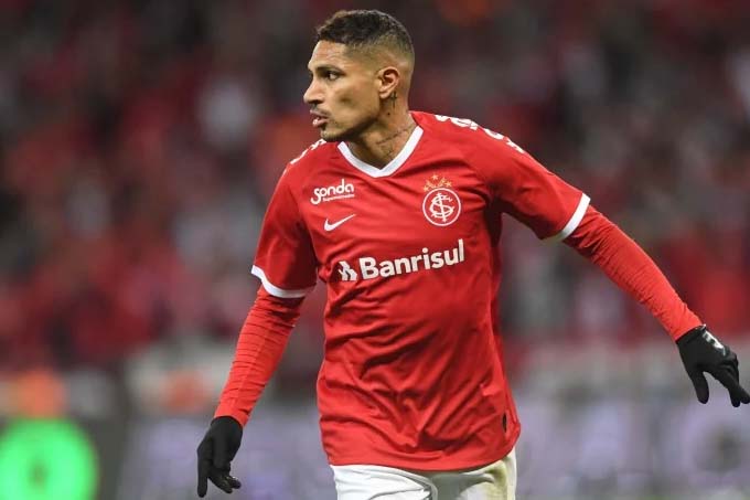 ESQUENTOU - Ex-jogador de Corinthians, Flamengo e Internacional, Paolo Guerrero está na mira do Racing para a Libertadores 2023. Rubén Capria, dirigente do clube argentino, afirmou que houve uma sondagem em relação ao veterano de 39 anos e que o clube faz uma avaliação sobre possíveis contratações nesta janela de transferências.