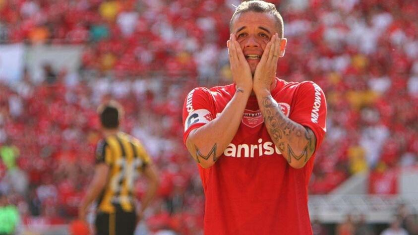 Em 2014, Andrés D'Alessandro realizou um feito que o imortalizou ainda mais na história do clube. O atleta marcou o primeiro gol da reinauguração do Estádio Beira-Rio.