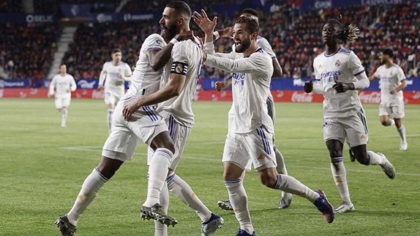 Espanha - O Real Madrid conquistou o bicampeonato de La Liga após temporada em que sobrou no campeonato espanhol, com 86 pontos conquistados.