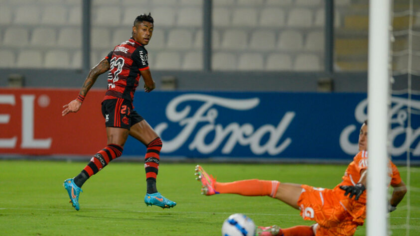 5/4/22 - Sporting Cristal 0x2 Flamengo, no Estádio Nacional de Lima, no Peru (fase de grupos da Libertadores 2022).