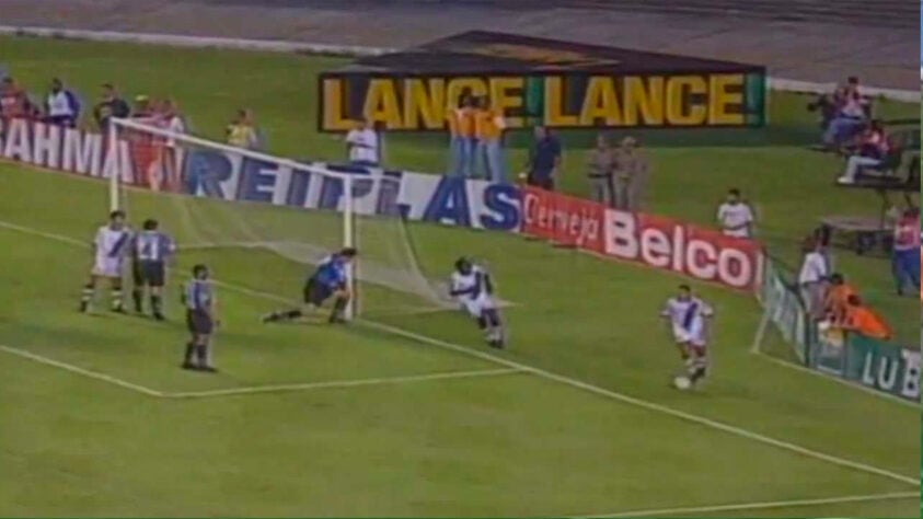 1998: estreia na primeira fase (todos contra todos) – Vasco 0 x 1 Corinthians – Maracanã (Corinthians terminou campeão) 
