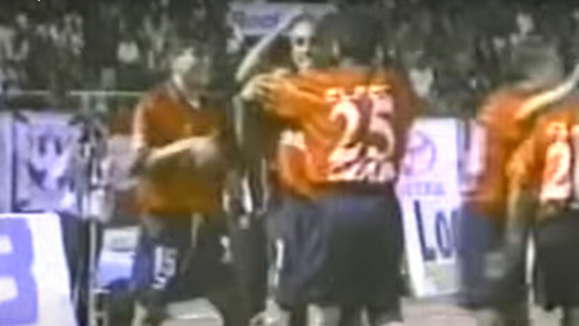 Jorge Wilstermann 1 x 1 Corinthians - Estádio Félix Caprile -  jogo de ida das oitavas de final da Libertadores de 1999