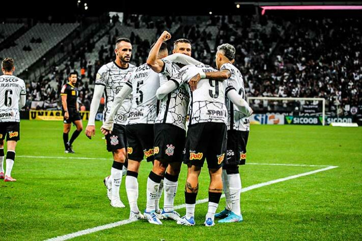 16/04/2022 - Corinthians 3 x 0 Avaí - Brasileirão - Público pagante: 30.335