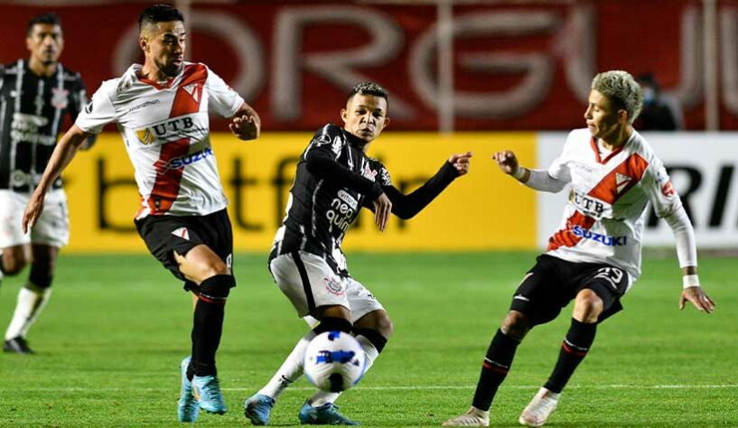 Always Ready-BOL 2 x 0 Corinthians - fase de grupos Libertadores 2022 -  primeira derrota do Timão para um clube boliviano na história aconteceu com uma atuação vexatória para o Always Ready, em La Paz. Marcos Riquelme e Rodrigo Ramallo marcaram os gols dos albirojos contra o Timão, no triunfo por 2 a 0. 