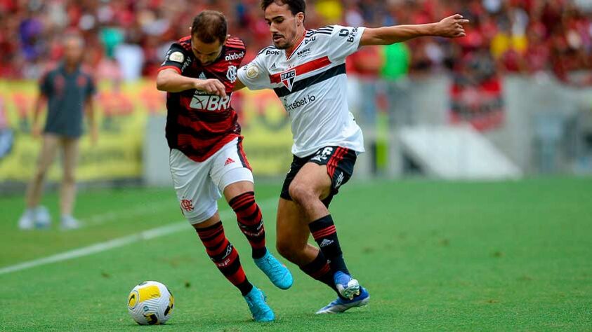O São Paulo foi dominado pelo Flamengo no Maracanã e perdeu a primeira no Brasileirão. Autor do único gol tricolor, Calleri foi o melhor da equipe (notas por Izabella Giannolla)