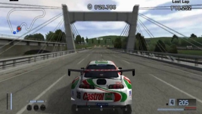 GRAN TURISMO 4 - A série Gran Turismo seguiu evoluindo e fez grande sucesso após os anos 2000, com a versão 4 para Playstation 2.