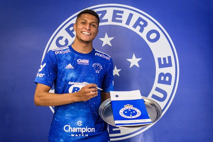FECHADO - O Cruzeiro renovou o contrato de Rafael Santos até dezembro de 2024.