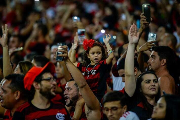 A pequena rubro-negra na partida entre Flamengo e Palmeiras, no Maracanã