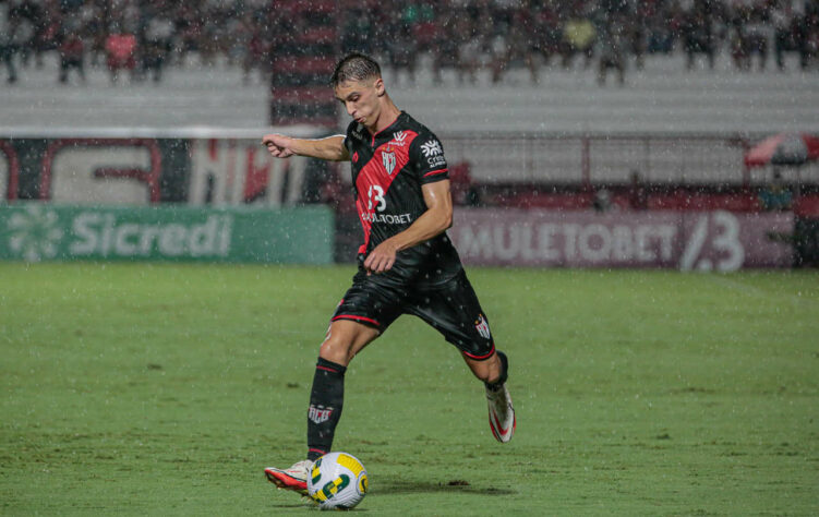 Atlético-GO: 16 reforços / Renan (G, sem clube) – sem custos; Ronaldo (G, Vitória) – sem custos; Dellatorre (A, CSA) – sem custos; Gabriel Noga (Z, Flamengo) – empréstimo; Ramon (Z, Cruzeiro) – sem custos; Edson (V, Al Qadisiyah-ARA) – sem custos; Hayner (LD, Azuriz) – empréstimo; Shaylon [foto] (M, São Paulo) – sem custos; Jorginho (M, Athletico-PR) – sem custos; Leandro Barcia (A, Rentistas-URU) - empréstimo; Airton (A, Cruzeiro) – sem custos; Léo Pereira (A, Grêmio) – sem custos; Diego Churín (A, Grêmio) – empréstimo; Edson Fernando (V, Rukh Vynnyky-UCR) – empréstimo; Lucas Lima (V, São Bento) – empréstimo; Luiz Fernando (A, Botafogo) – sem custos