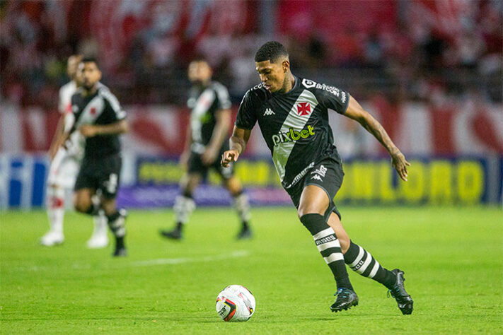 Na segunda rodada da Série B do Campeonato Brasileiro, o Vasco empatou em 1 a 1 com o CRB. Mesmo com as mudanças feitas pelo técnico Zé Ricardo o Cruz-Maltino pouco produziu e continuou demonstrando fragilidade defensiva. Já o ataque vascaíno continua dependente da inspiração do meia Nenê. Confira as notas do L! (Por Matheus Guimarães - matheussantos@lancenet.com.br)