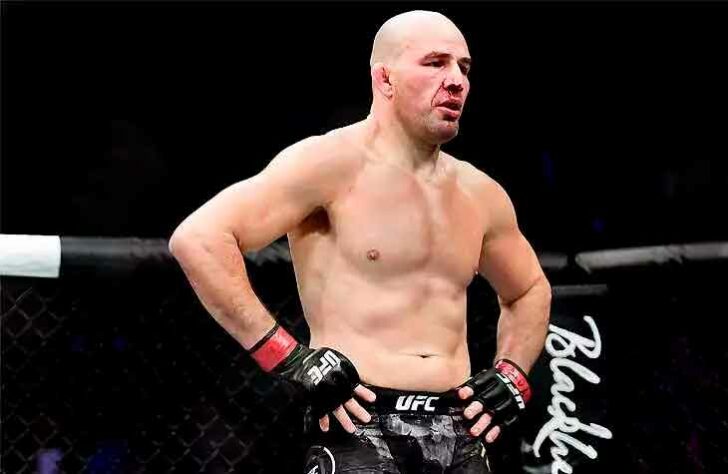 Glover Teixeira: peso meio-pesado (2021 - 2022).