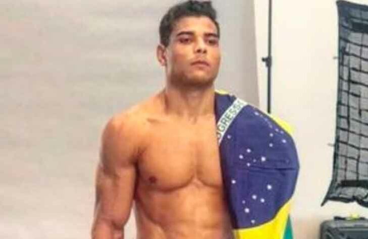 Peso-Médio (Divisão Masculina) - Paulo Borrachinha: Com 13 vitórias e duas derrotas, ele é o quarto colocado no ranking, empatado com outros dois lutadores.