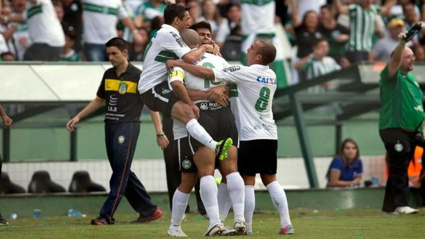 5. Coritiba (2011) - 24 vitórias.