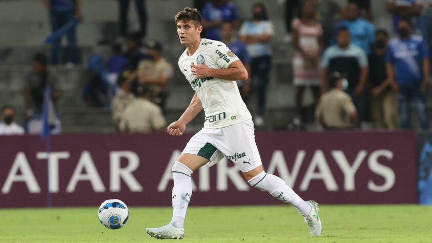 Kuscevic (Zagueiro) - Time: Palmeiras - Jogos: 2 - 26 anos - Contrato até  31/12/2025 - Situação: Quarta opção para a zaga - Valor de mercado: 1,5 milhão de euros (R$ 8,1 milhões)