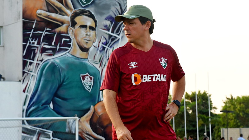 Fernando Diniz está de volta ao Fluminense. Depois de ser demitido em 2019, o treinador aceitou substituir Abel Braga e já iniciou o trabalho com o elenco. Relembra a seguir 10 fatos sobre a primeira passagem pelo clube.