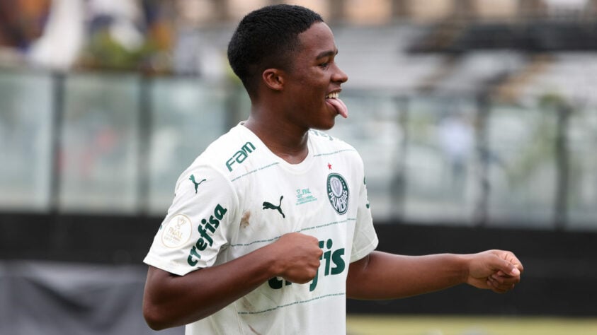 4º - Endrick (atacante - Palmeiras - 16 anos): 15 milhões de euros (R$ 75,4 milhões)