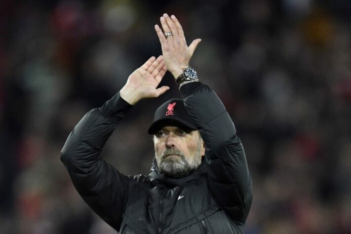 ESQUENTOU - Após um início ruim de temporada, o Liverpool de Jurgen Klopp deve ir ao mercado buscar uma contratação para o meio de campo, setor prejudicado pelo excesso de contusões. A revelação foi feita pelo próprio técnico dos Reds. "Sim, fui eu quem disse que não precisamos de um meio-campista, e vocês estavam certos e eu estava errado. Agora vamos atrás de um meio-campista."