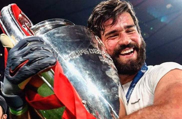 Alisson (goleiro): 1 título (2018/19, pelo Liverpool)