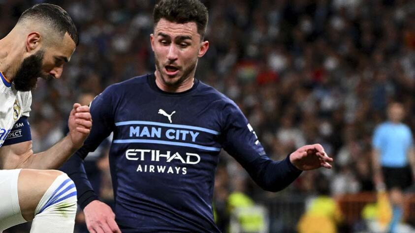 ESQUENTOU - Pouco aproveitado na temporada, Aymeric Laporte pretende sair do Manchester City na próxima temporada, segundo o "Mundo Deportivo". Caso o clube inglês permita sua saída, o zagueiro tem o desejo de vestir a camisa do Barcelona, que conhece o interesse do atleta e gostaria de incorporá-lo em seu elenco.