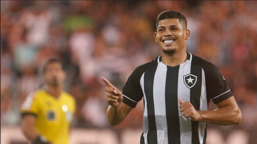 Erison (Botafogo): De acordo com os sites turcos Vole e Fanatik, o técnico Jorge Jesus pediu a contratação do centroavante ao Fenerbahçe, seu novo clube.