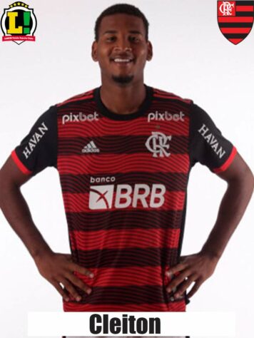 CLEITON - 5,5 - Seguro, manteve a calma mesmo com a pressão de ser titular em um clássico. Aproveitou bem a chance. 